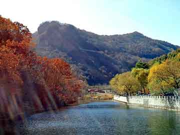 2004新澳门天天开好彩，混沌神穿越风流